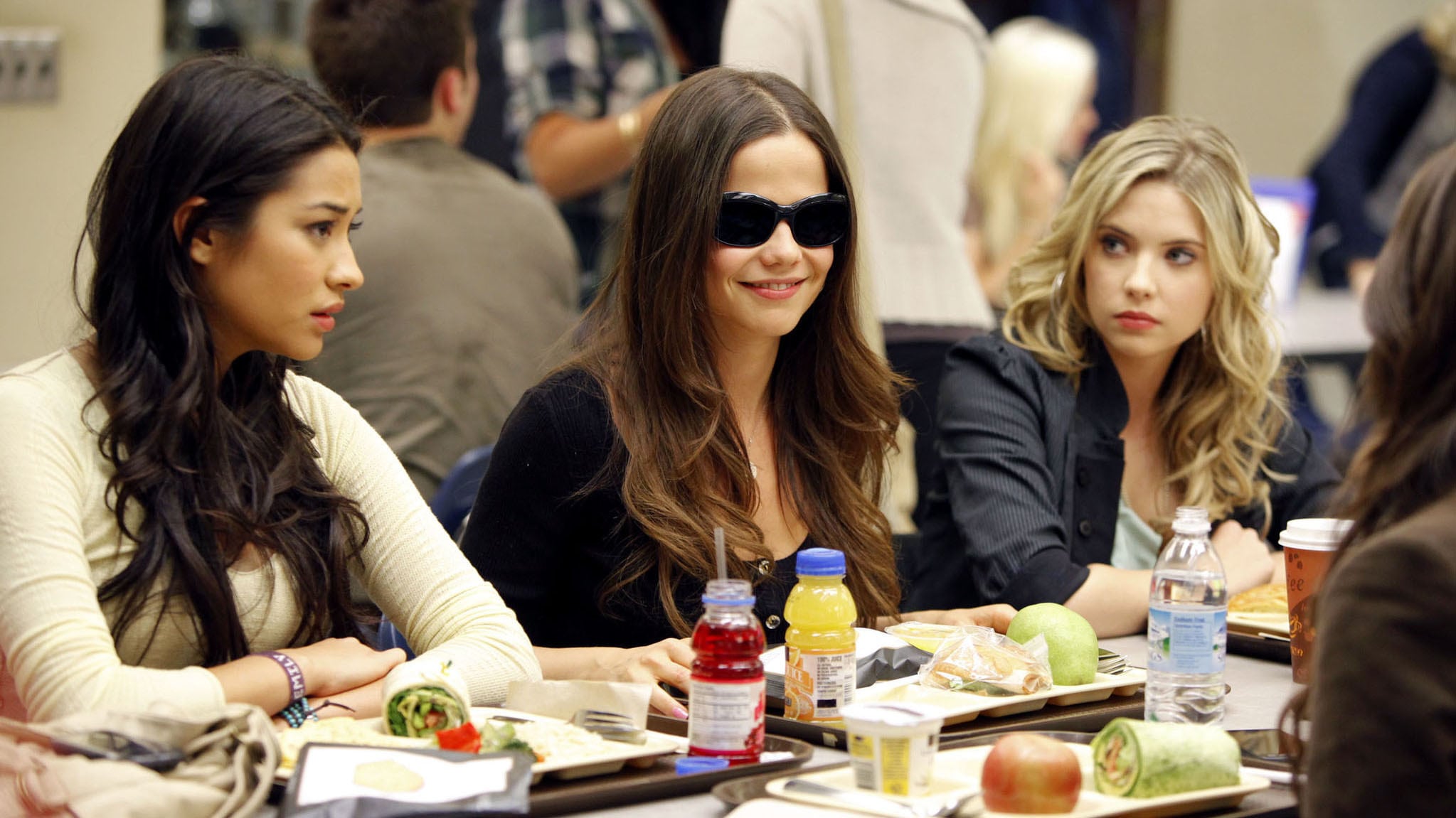 Pretty Little Liars Season 1 Episode 2 Stream www.betaseries.com