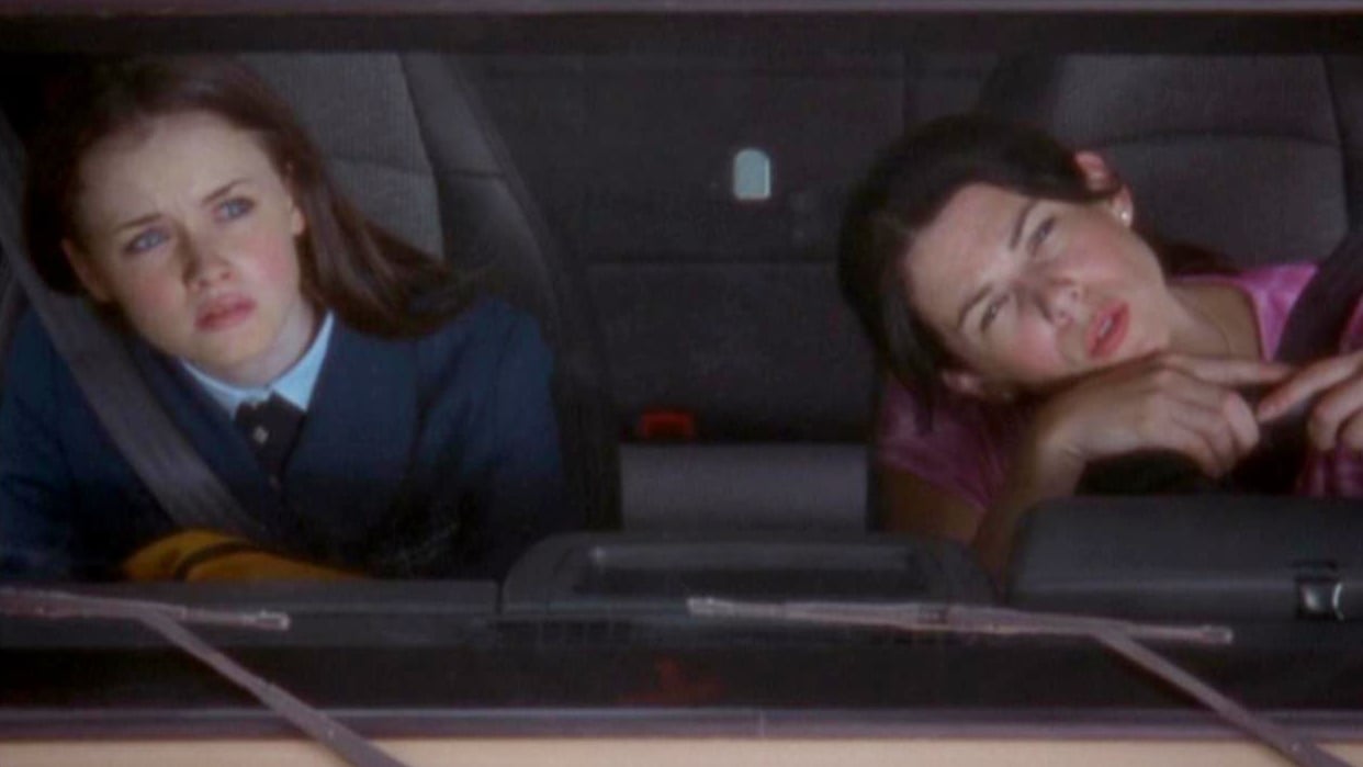 Watch Gilmore Girls season 1 episode 2 in streaming