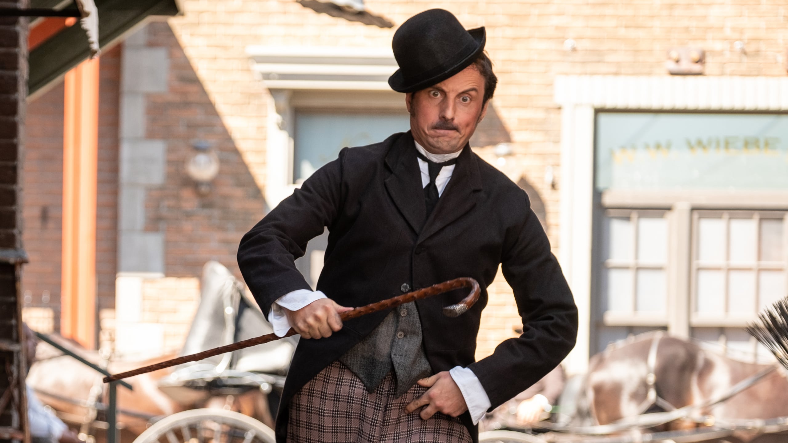 Watch Murdoch Mysteries season 14 episode 1 streaming online