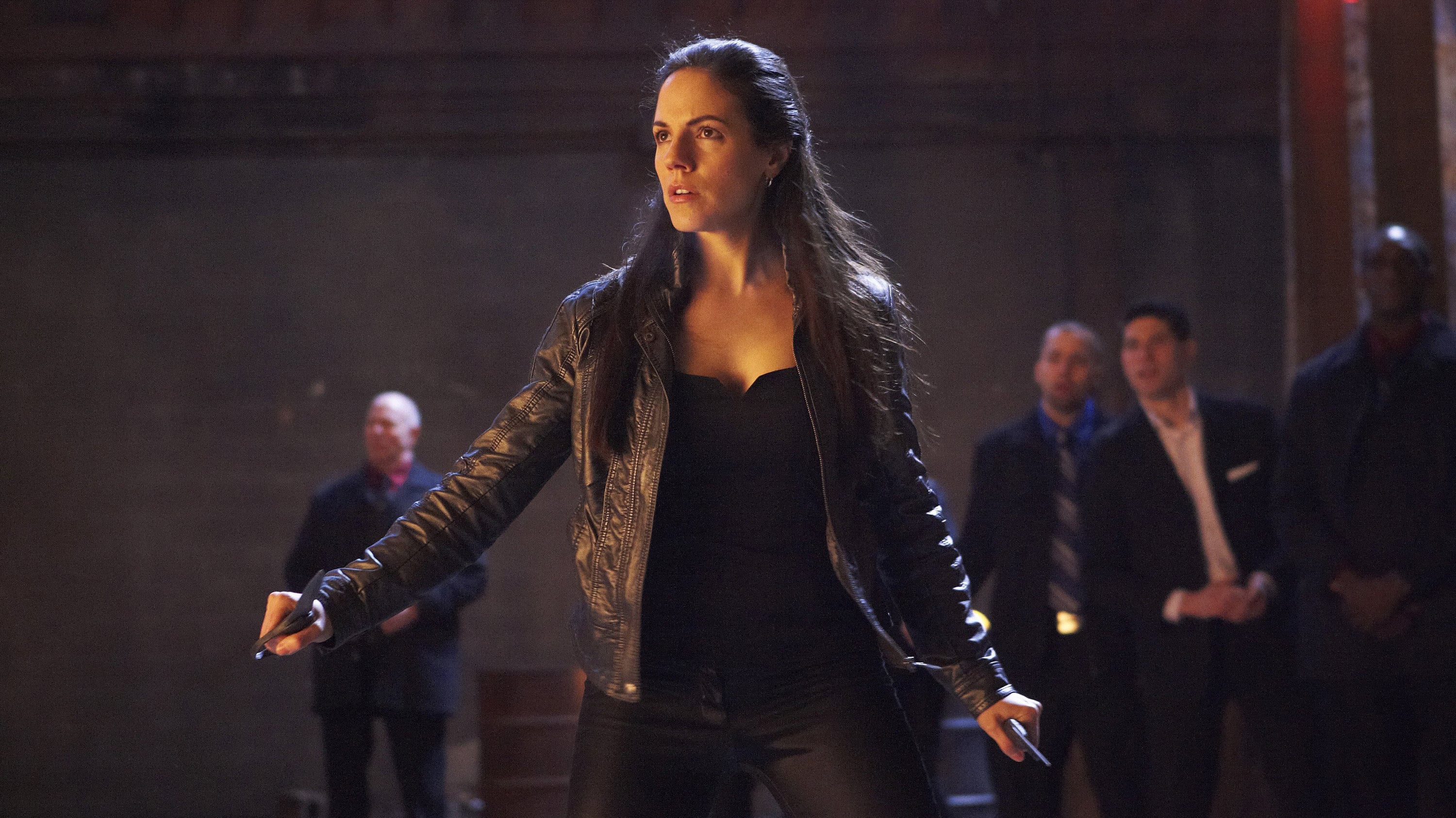 Watch lost girl deals season 1 episode 1